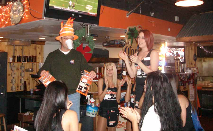 Hooters 2009 Pictures